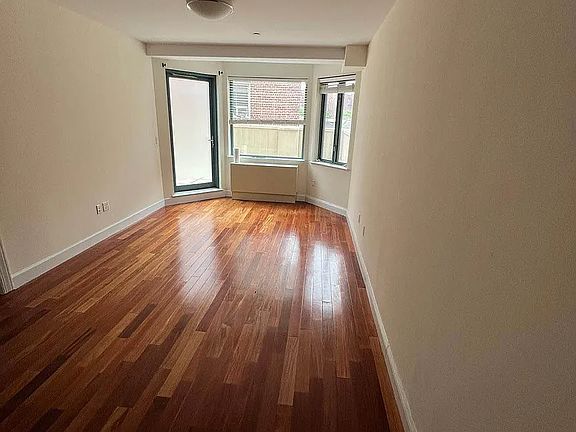 4th image of 8330 Kew Gardens Rd #2P