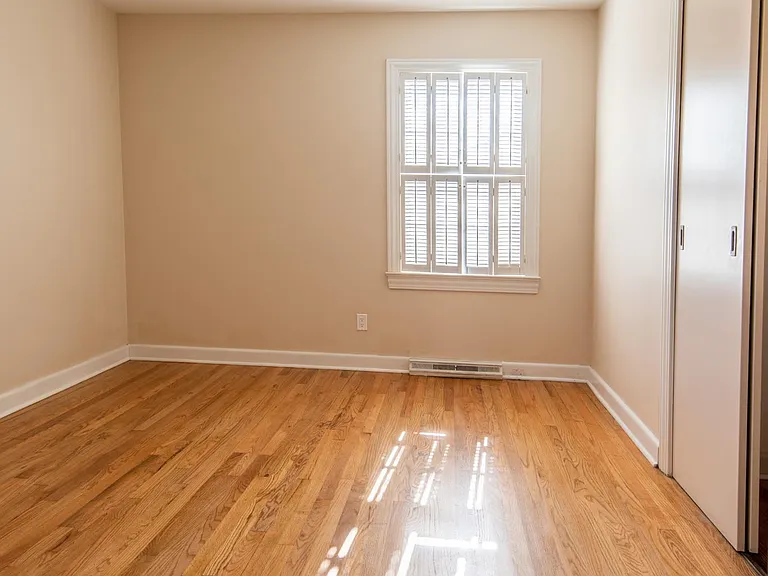 319 Magnolia St — Photo 17
