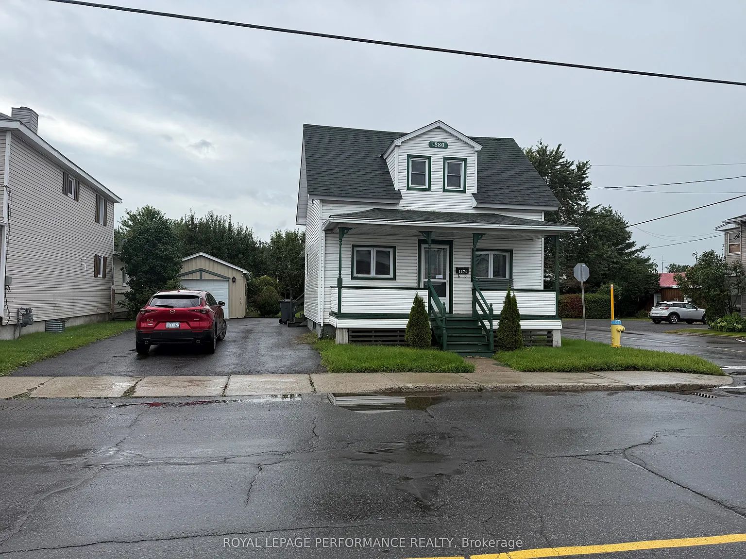 4 bed, $2,200 — Photo 1