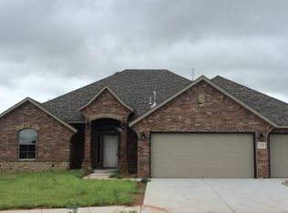 3205 Back 9 Dr, Weatherford, OK 73096
