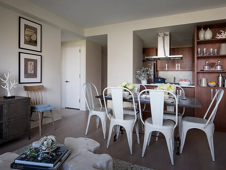 480 Main St #21J — Photo 1