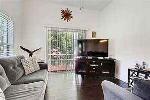 5 bed, 3.0 bath, 1102 sqft, $3,150 — Photo 4