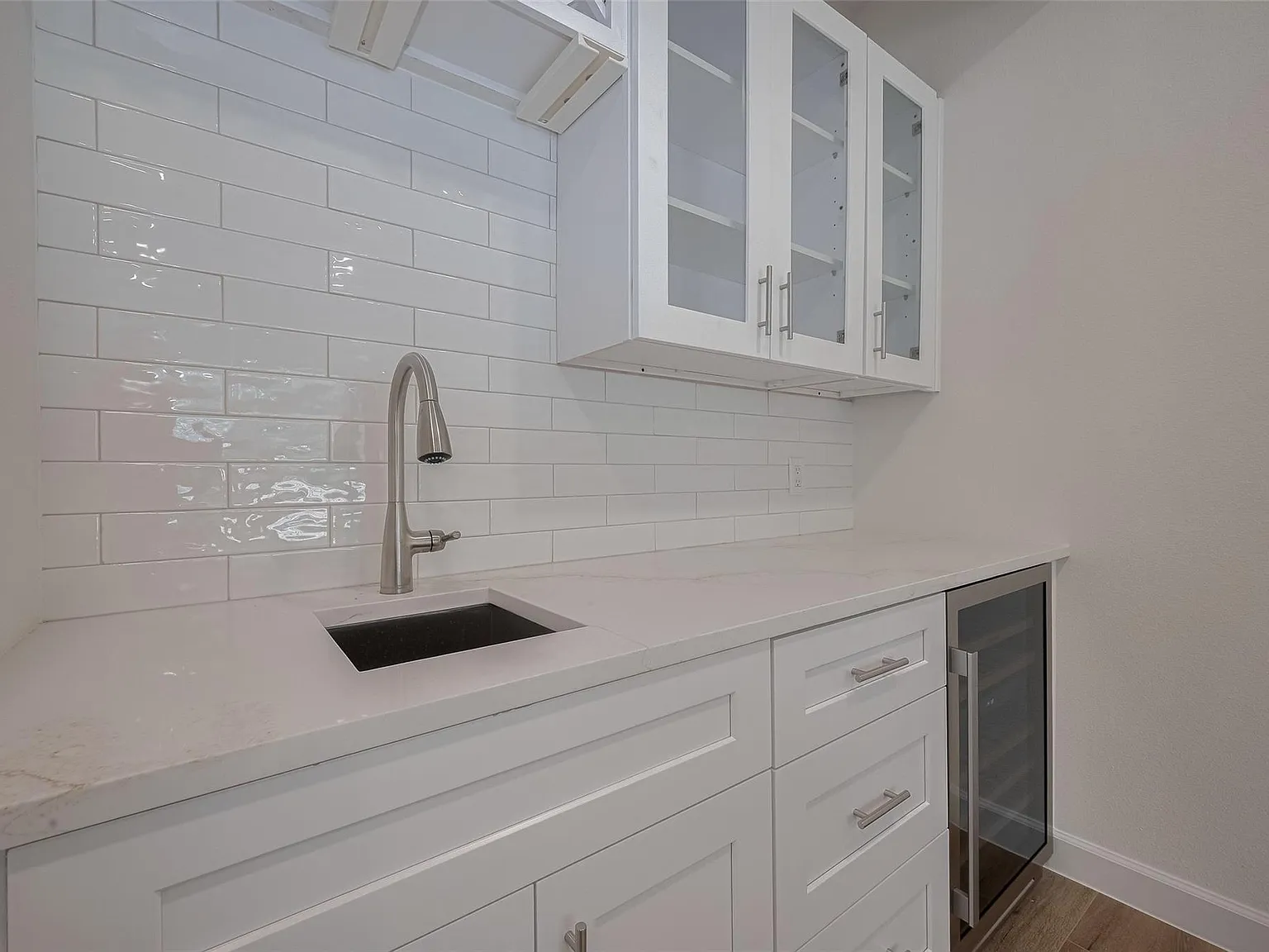 3 bed, 2.5 bath, 2265 sqft, $2,600 — Photo 4