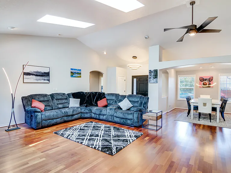 5529 NE Voyage Ave — Photo 8