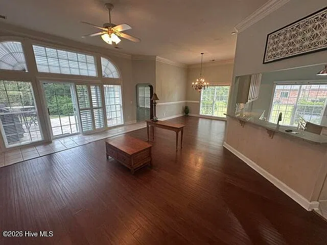 3 bed, 2.0 bath, $2,700 — Photo 4
