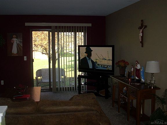 3rd image of 11359 Faircrest Dr