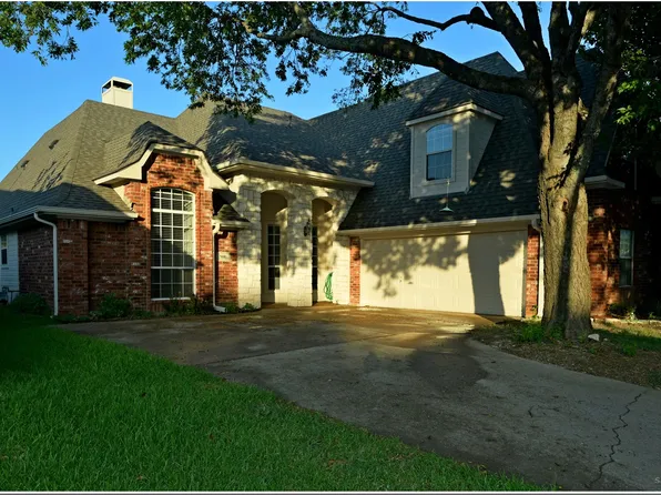 7410 Woodsprings Dr, Garland, TX 75044
