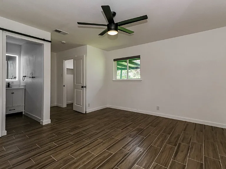 2309 Southern Oaks Dr — Photo 9