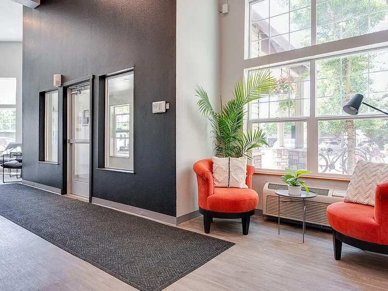 10th Street | Community Area