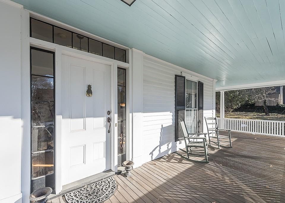 108 Main St, Wenham, MA 01984 Zillow