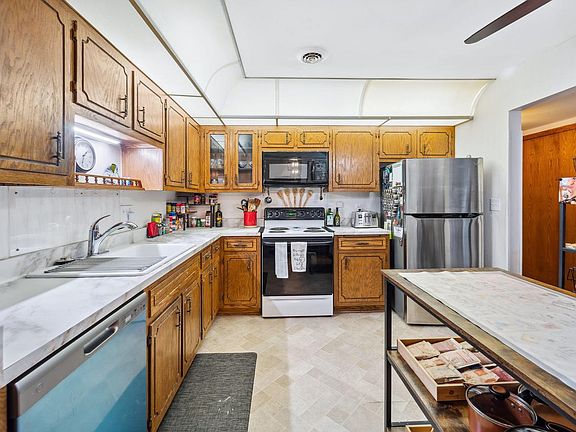 8900 North Park Plaza COURT UNIT 106 Brown Deer WI 53223 MLS