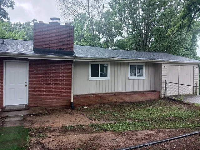 2226 Yale Ct — Photo 1