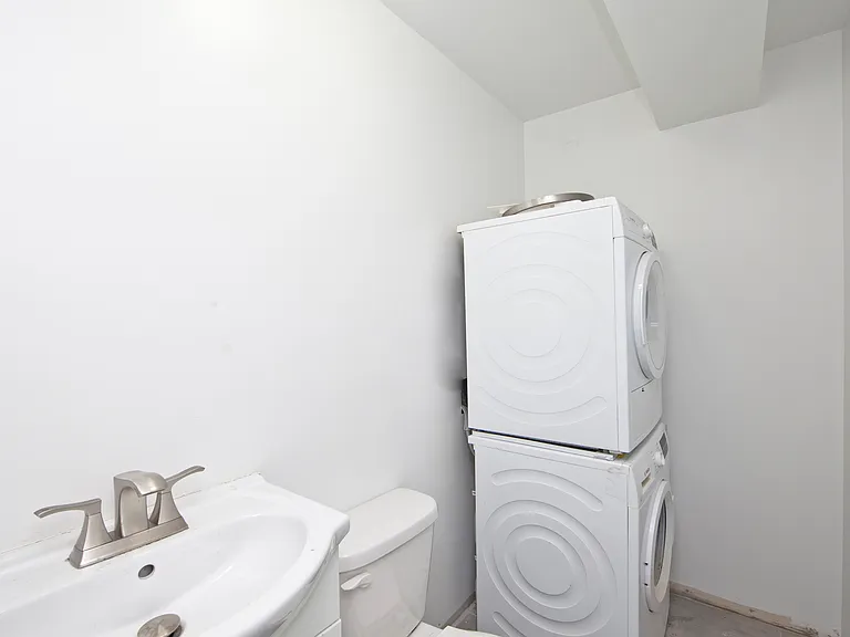 83 Baxter St #1A — Photo 8