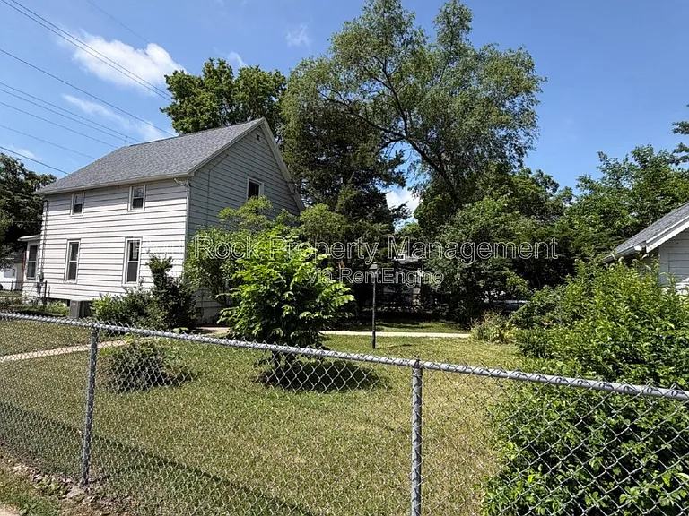 1003 Liberty Ave — Photo 2