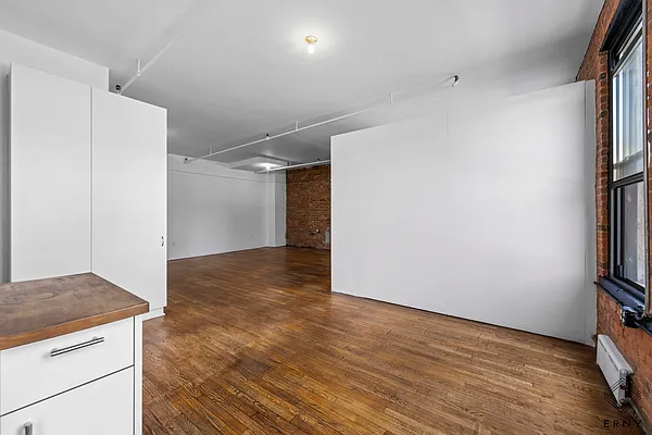 Rented by ERNY LLC | media 7