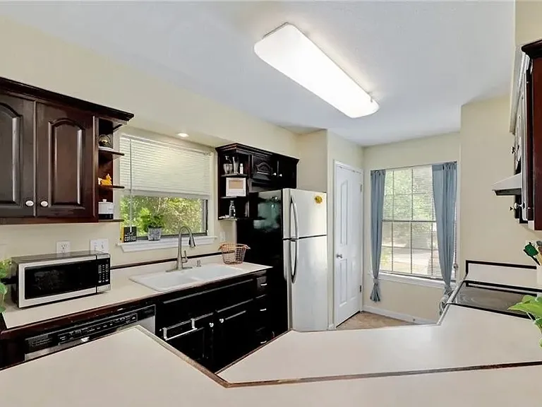 1204 Furman Ave — Photo 13