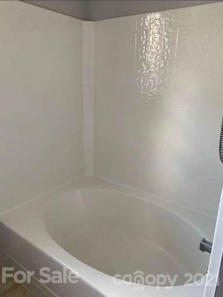 3 bed, 1518 sqft, $1,825 — Photo 3