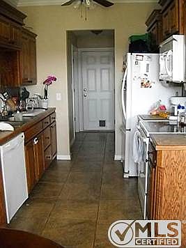 5th image of 7625 Venice Dr