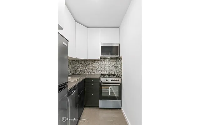 Rented by Douglas Elliman | media 4