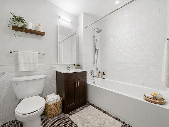 4th image of 152-11 89th Ave #404