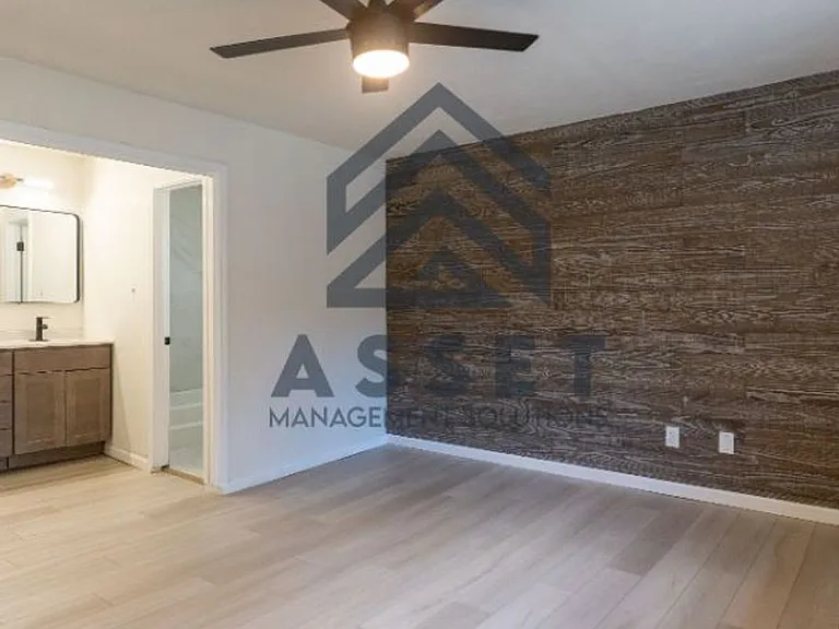 801 Cogswell Cir — Photo 10