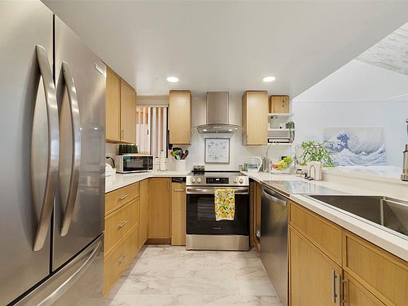 5th image of 1051 S HIGHLAND STREET #7D