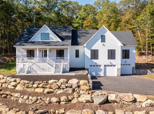 23 Lords Meadow Lane, Old Lyme, CT 06371