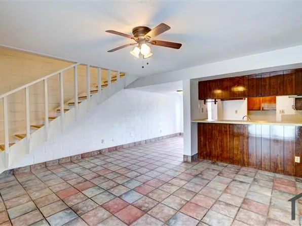 613 Jackson Ave, Bacliff, TX 77518