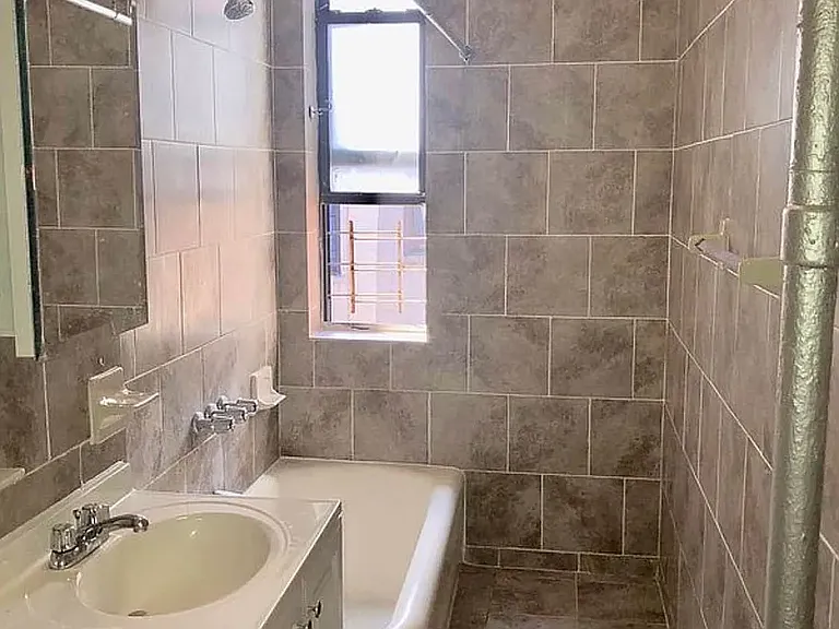 2719 Morris Ave #4B — Photo 8