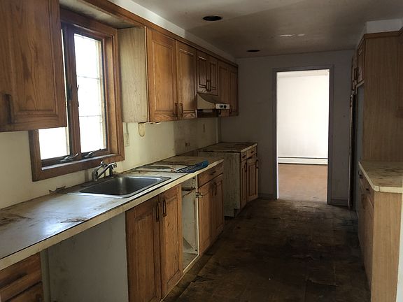 66 Avery Kitchen.jpg