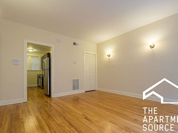 4th image of 4032 N Ashland Ave #E3
