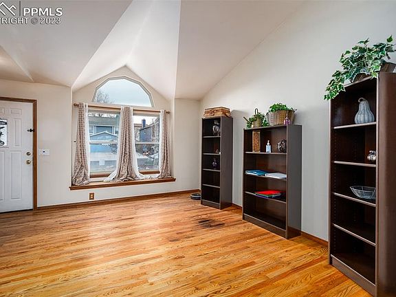 3rd image of 8758 Alpine Valley Dr