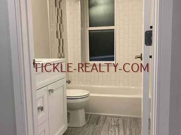 2nd image of 976 Monroe Ave APT R06