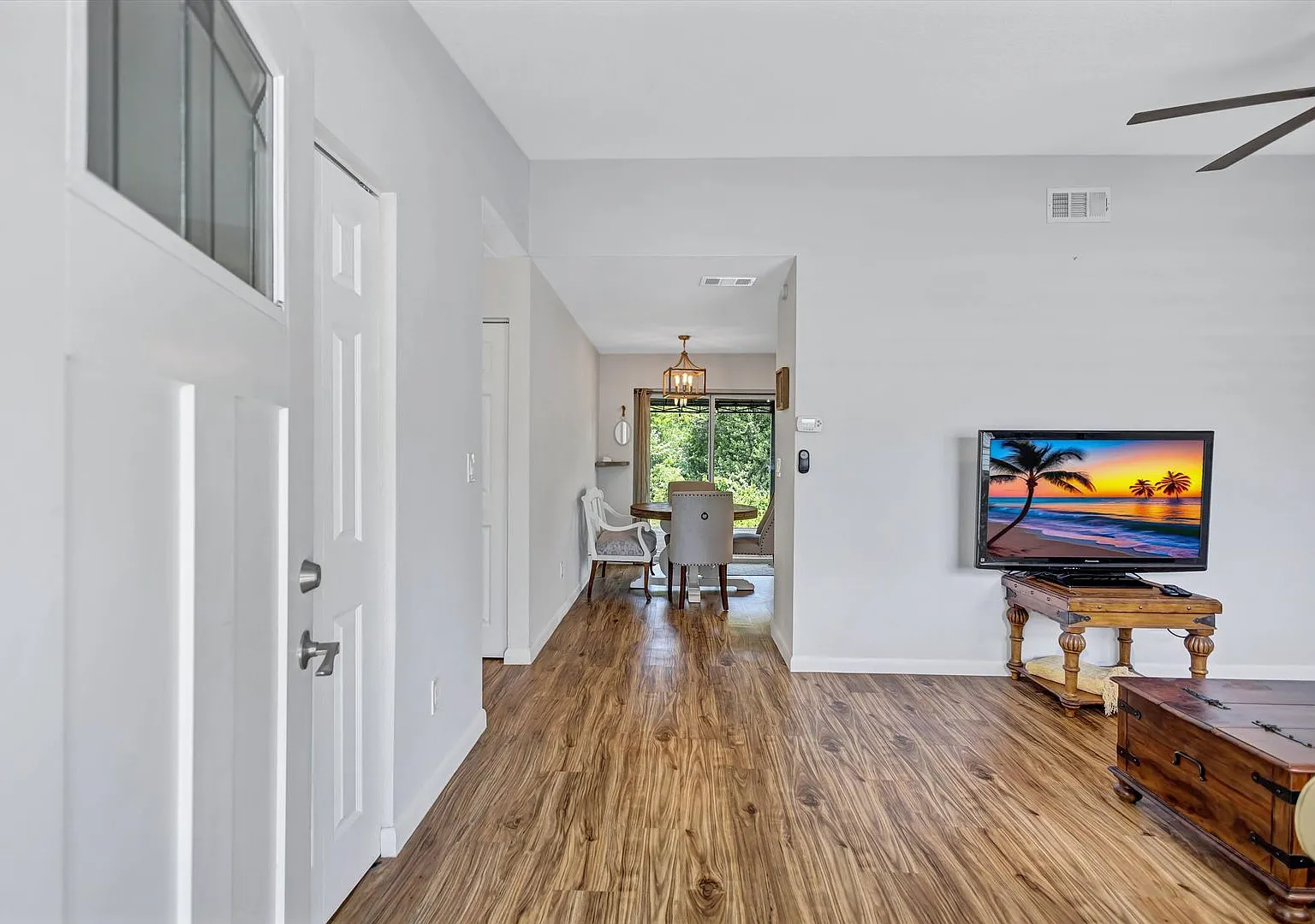504 7th St SE — Photo 3