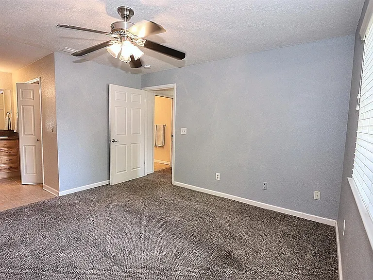 11150 Trinity River Dr — Photo 15