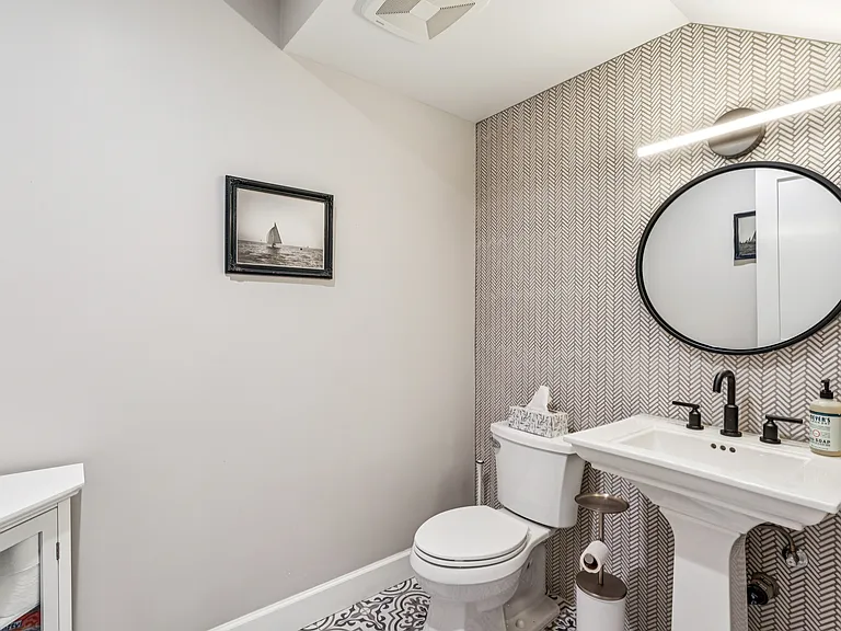 1010 S El Camino Real — Photo 14