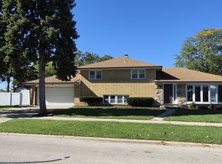 1586 Marshall Dr, Des Plaines, IL 60018