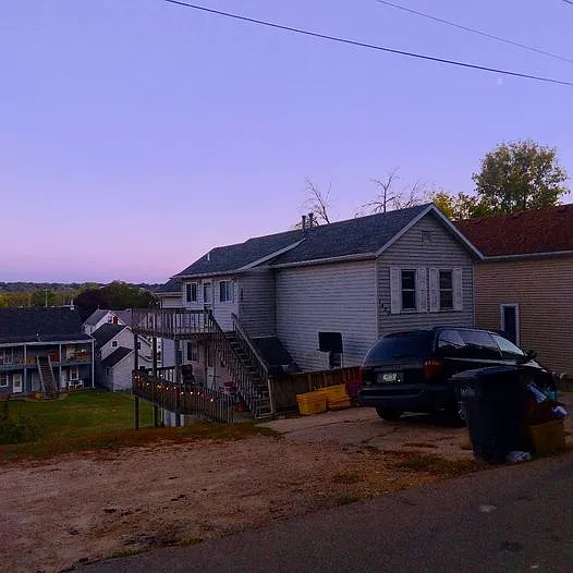 3 bed, 1300 sqft, $995 — Photo 3