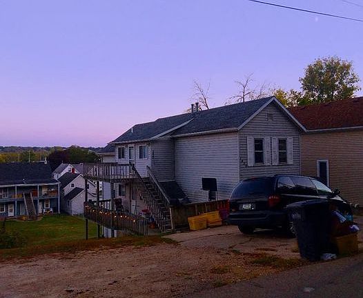 3rd image of 1430 1/2 Thomas St #1/2
