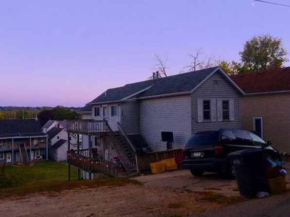 1430 Thomas Pl, Dubuque, IA 52001