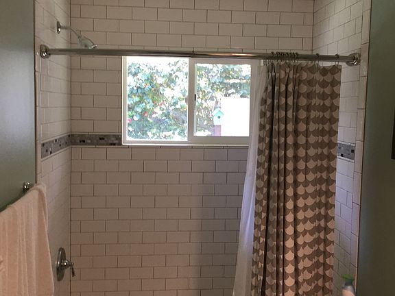 4th image of 2711 N Lafayette Ave