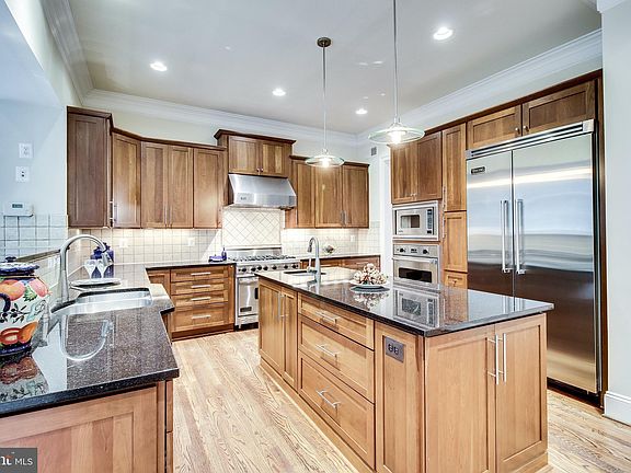 3rd image of 2161 Royal Lodge Dr