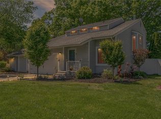 3 Gay Lynn Dr, Poquoson, VA 23662