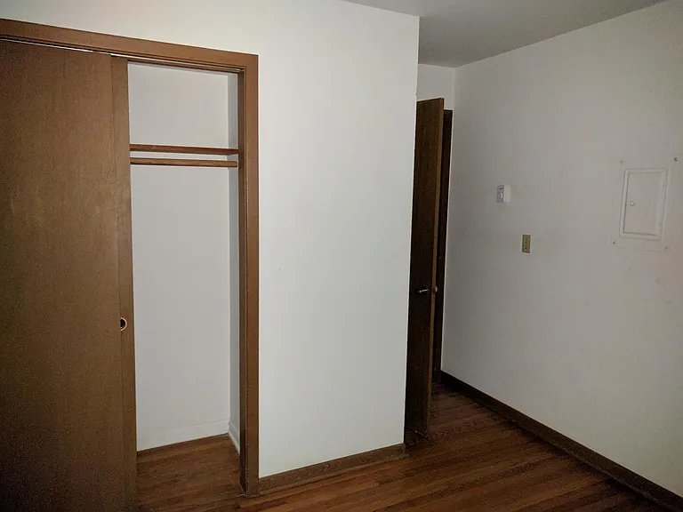75 N Lyle Ave #5 — Photo 6