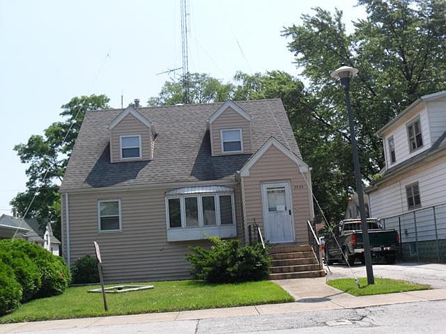 2nd image of 3435 Peoria St