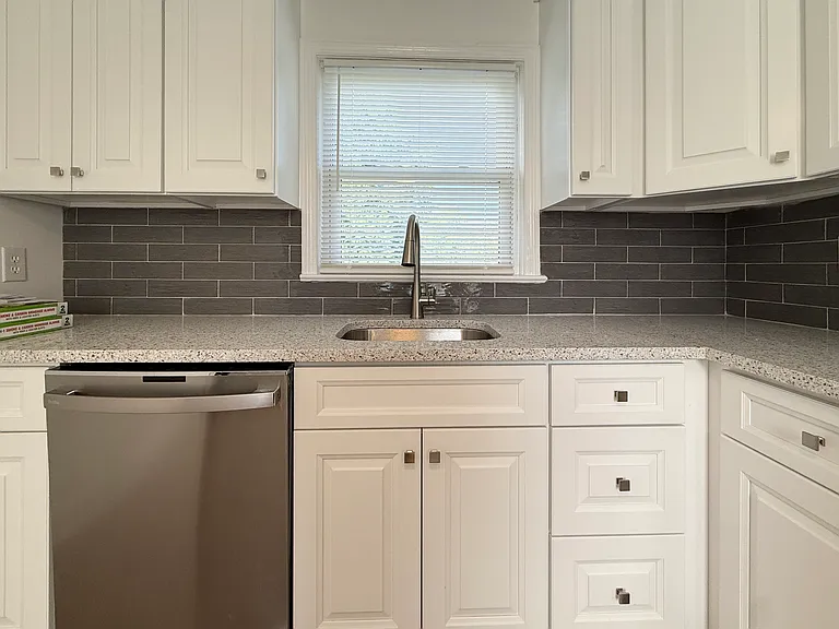 73 Park Ave #2 — Photo 6