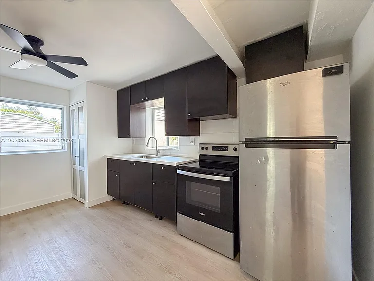 313 SW 1st St #1 — Photo 7