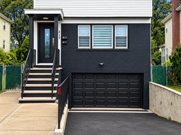 217 Eppirt St #1, East Orange, NJ 07018