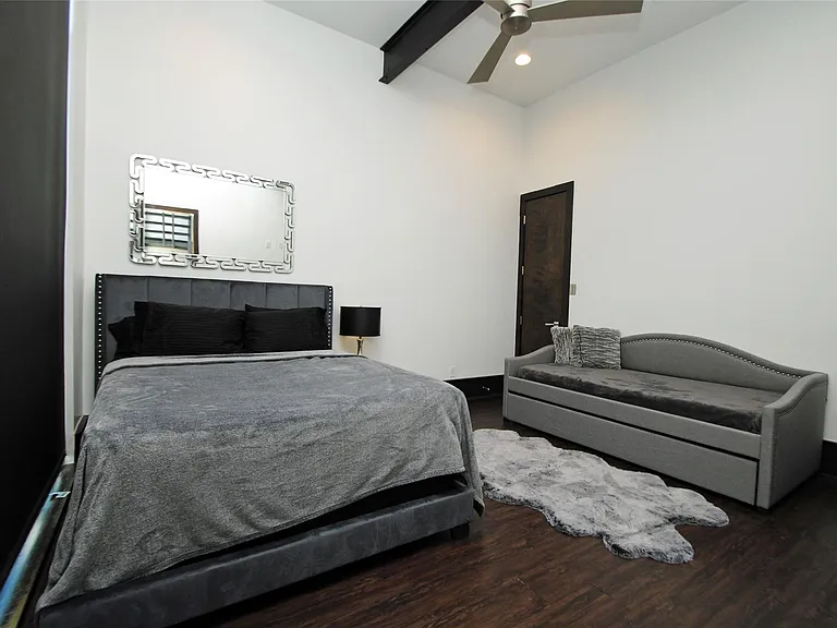 4118 Floyd St #A — Photo 36