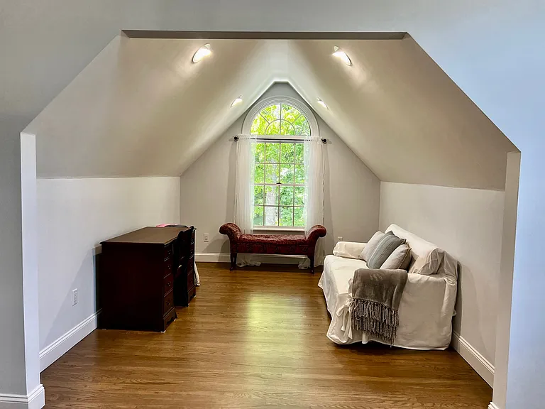 24 Bridle Path — Photo 23